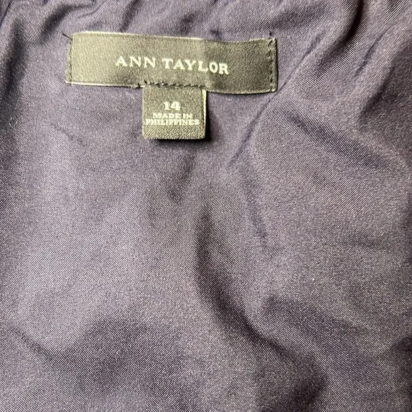 Ann Taylor lace overlay midi skirt in navy - size 14 - Picture 5 of 6